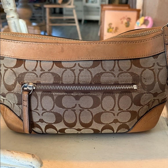 Coach Tan and Brown Signature Shoulder Bag Y2K - Picture 9 of 16